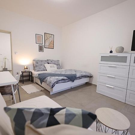 Fara No71 Apart 3 Libice nad Cidlinou Exteriör bild