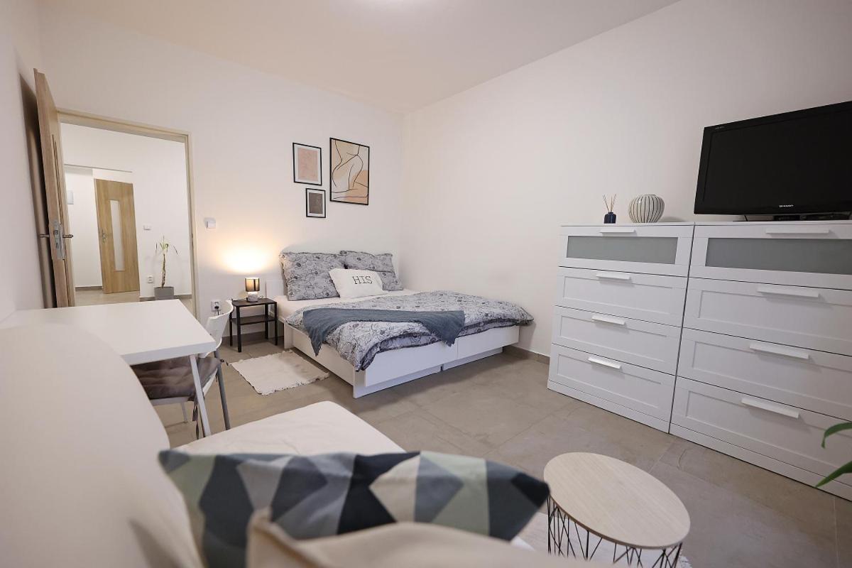 Fara No71 Apart 3 Libice nad Cidlinou Exteriör bild